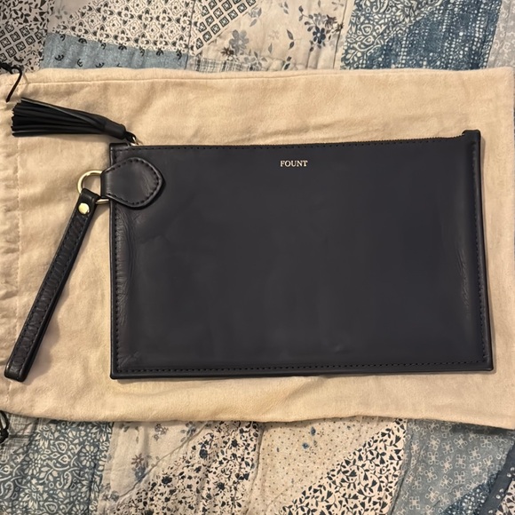 FOUNT Finley Onyx clutch